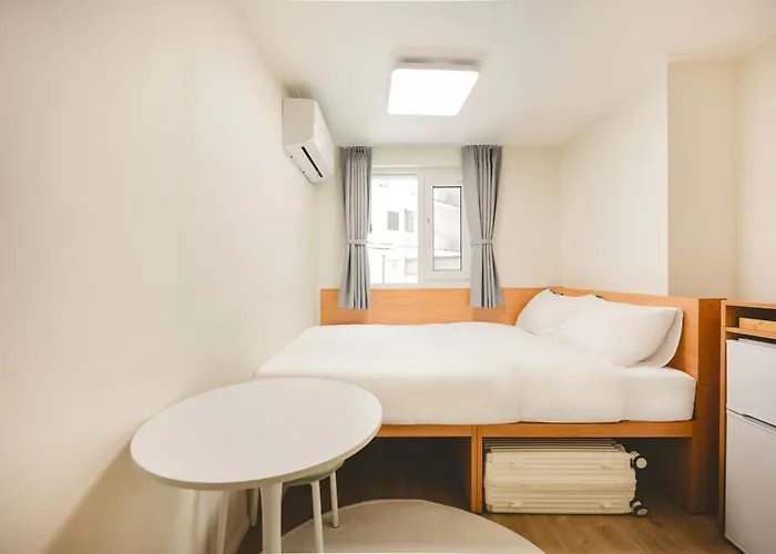 Hotel Log In Shinchon Hongdae Seoel