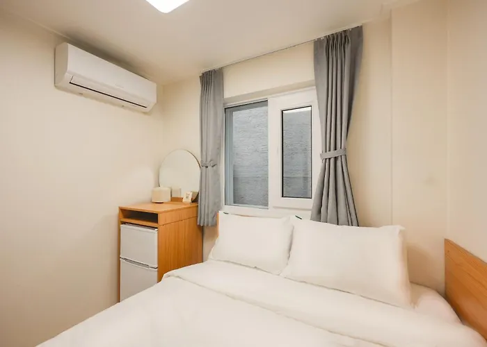 Log In Shinchon Hongdae Hotel *